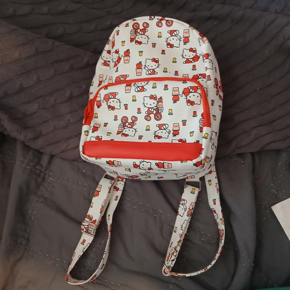 Hello Kitty Backpack (small) - Picture 2 of 6